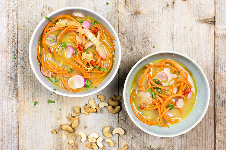 Tandoory currysoep met wortellinten