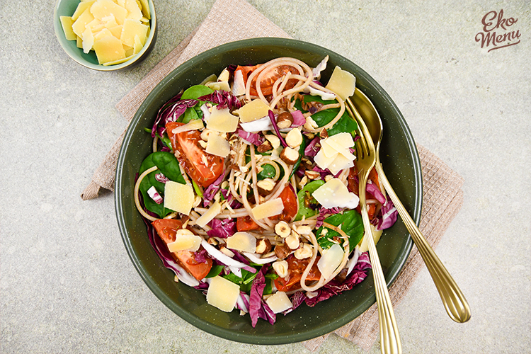 Kleurrijke spaghetti met radicchio