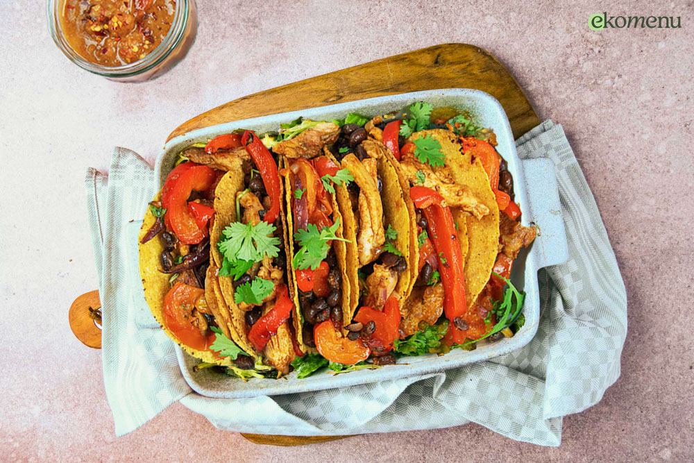 Kip fajita wraps met zwarte bonen en kruidige salsa Ekomenu