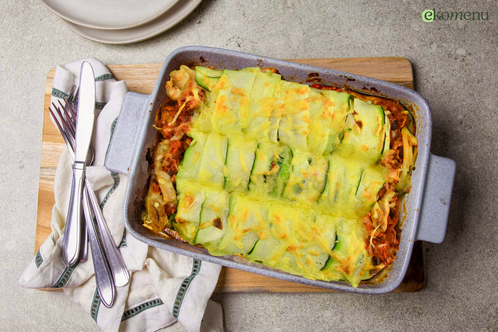 Enchilada van courgette en pulled chicken