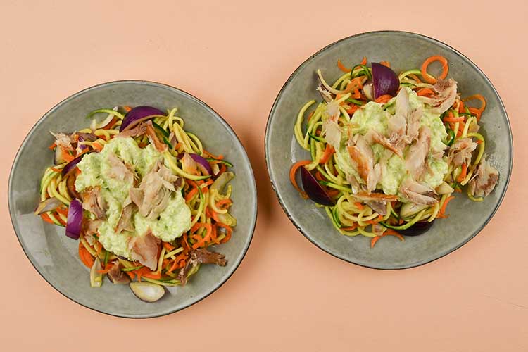 Courgette-wortel linten met makreel