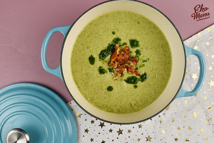 Keto romige broccolisoep
