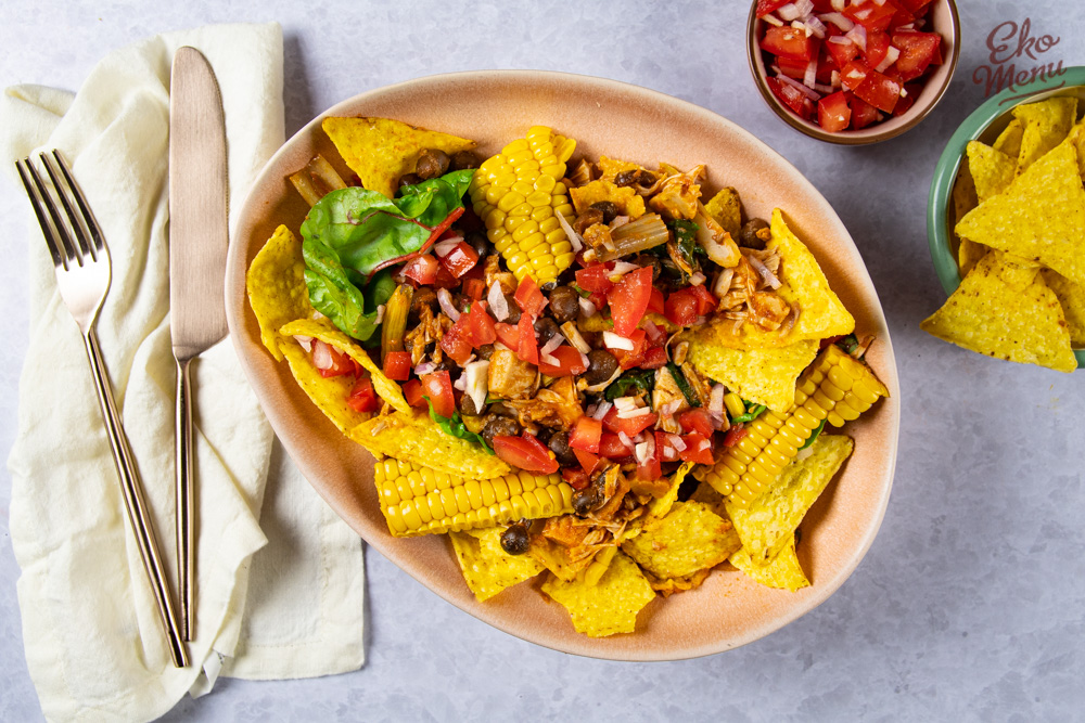 Loaded jackfruit met tomatensalsa en tortillachips