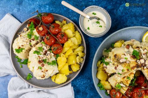 Bloemkool roast met tomaten, hazelnoten