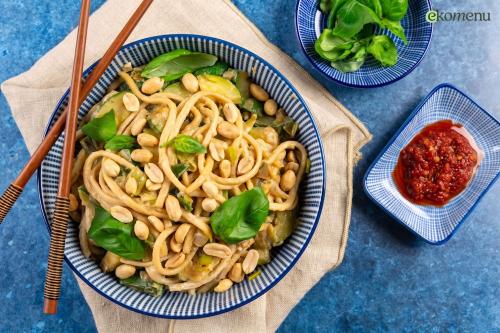 Snelle miso noodles