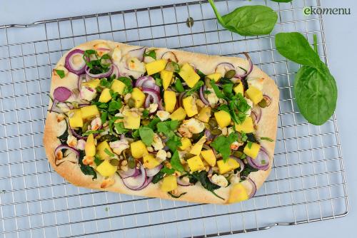 Flammkuchen met een mango topping