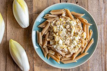 Penne met vegan witlof-roomsaus