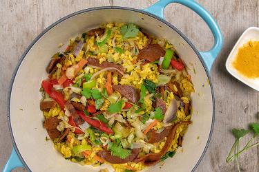 Gele rijst met roerbakgroenten