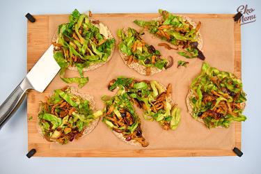 Pita pizza's met vegan shoarma