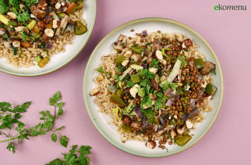 Knoflookrijst met groene groenten