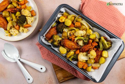 Oosterse traybake met kippenvleugels