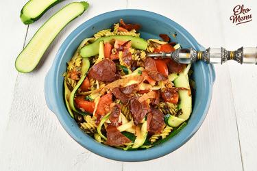 Fusilli met courgette, krokante ham