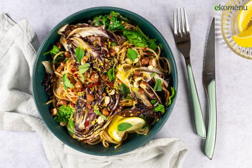 Gegrilde radicchio met hazelnoten