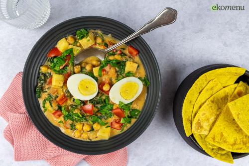 Roti met koolrabi en ei in kokos-kerriesaus