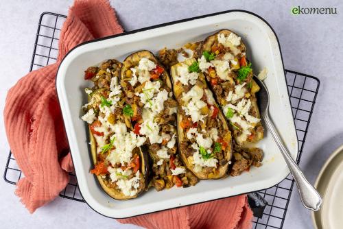 Aubergine gevuld met gehakt en mozzarella