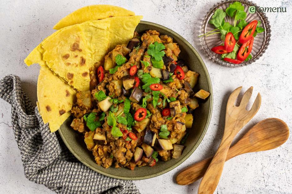 Aloo Baingan (aubergine-aardappelcurry)