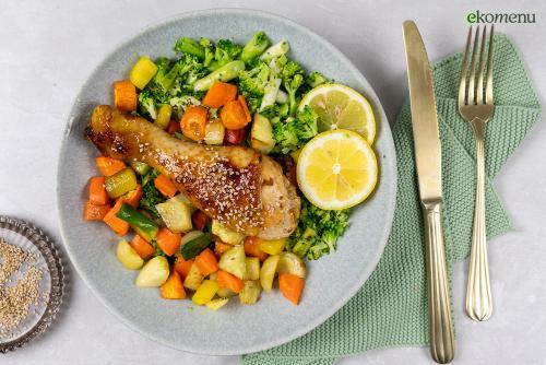 Keto Kipdrumsticks met broccolirijst en gebakken koolrabi