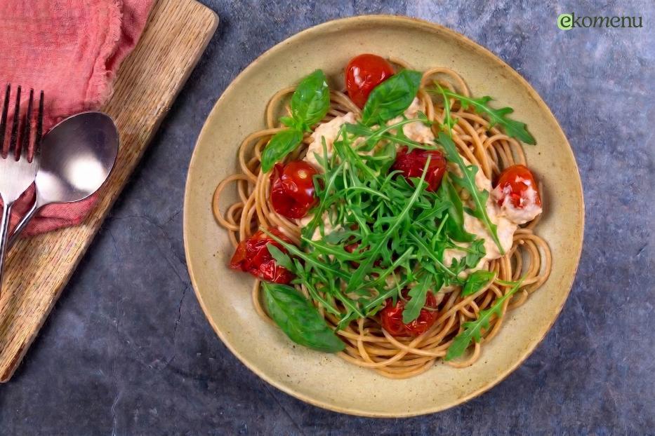 Spaghetti met romige feta saus