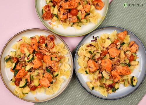Farfalle met kip en courgette
