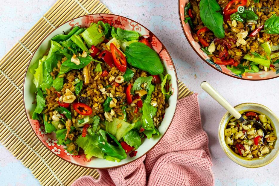 Crispy rijstsalade met andijvie