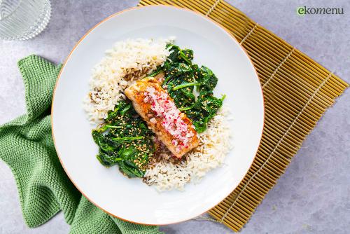 Gemarineerde zalm met gestoofde spinazie