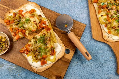Flammkuchen met venkel en pistachenoten