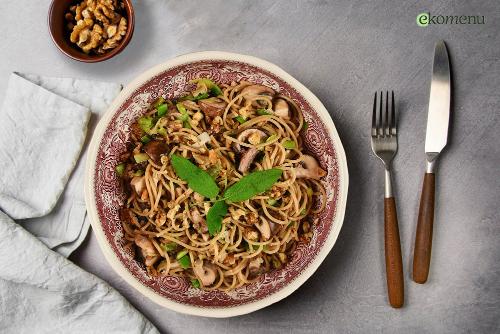 Romige spaghetti met walnoten