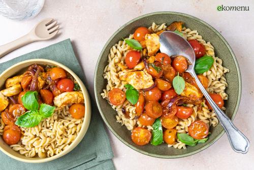 Snelle pasta pesto met kip