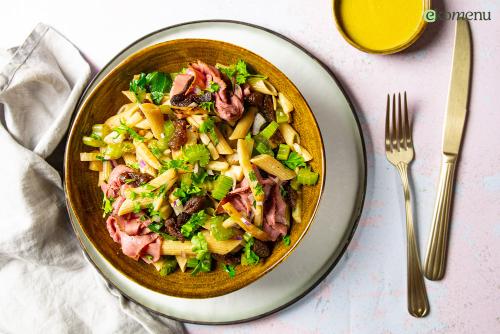 Pasta met selderij en pastrami van gans