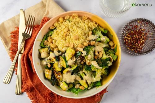 Green reboot bowl met hummus dressing