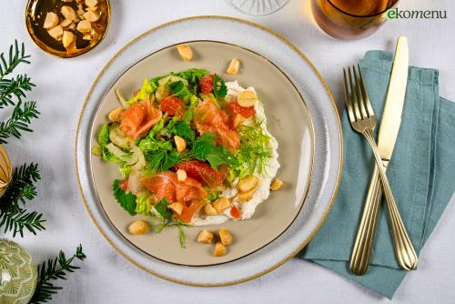 Venkel-bloedsinaasappelsalade met gerookte zalm