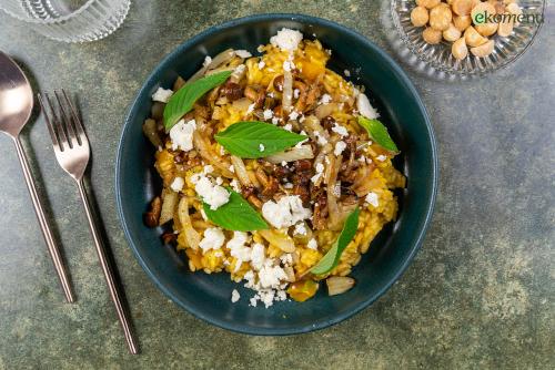Pompoenrisotto met salie en feta