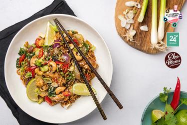 Kipsaté noodles met paksoi 