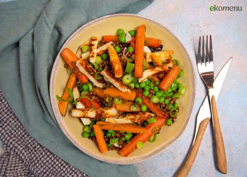 Warme linzen-wortelsalade met halloumi