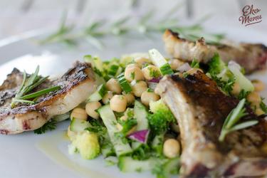 Lamskoteletten met muntvinaigrette