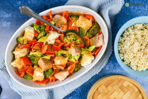 Gemengde vis met broccoli en paprika