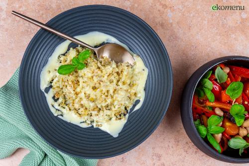 Cacio e pepe van bloemkoolrijst met smeltkaas