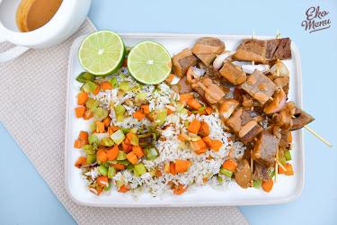 Seitanspiesjes met satésaus