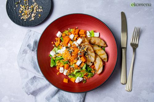 Salade met gegrilde peer en zoete aardappel