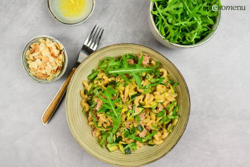 Macaroni met courgette, citroenzest