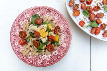 Fusilli met oventomaatjes