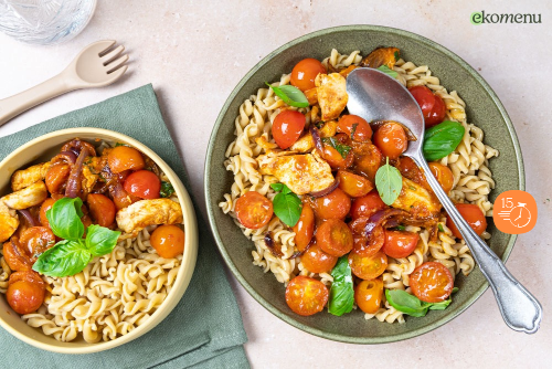 Snelle pasta pesto met kip