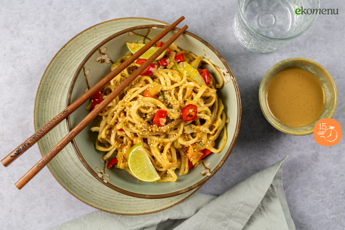 Supersnelle sesam-pinda noodles