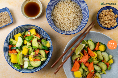 Garlic rice met Thaise salade