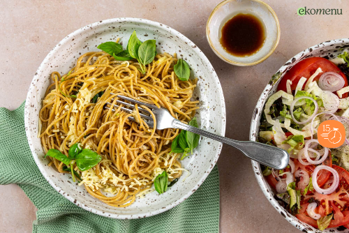 Boterzachte pasta met Parmezaanse kaas