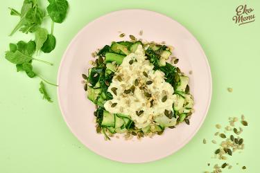 Keto courgettelinten met spinazie in kaas-roomsaus