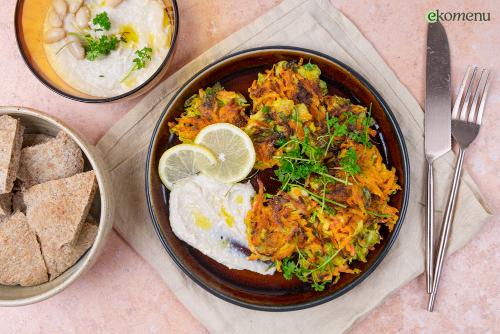 Knapperige spruitjes-wortel fritters