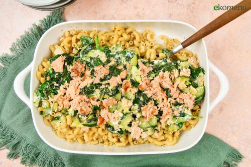 Macaroni met warmgerookte zalm