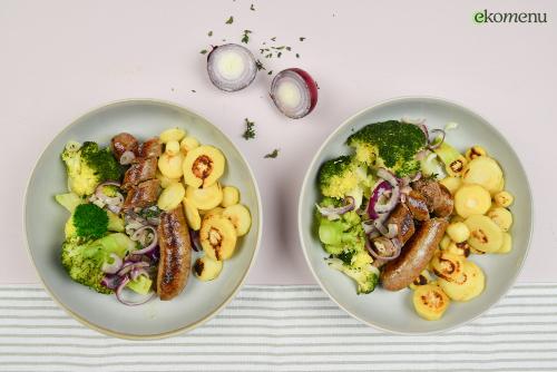 Broccoli met wortelpeterselie en braadworst