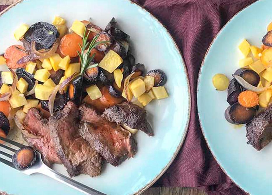 Bavette met raapjes en regenboogpeen